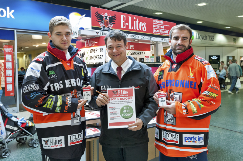 E-Lites Shropshire Director, Paul Shuttleworth, with Tigers Netminder Declan Ryan (L) and new import forward Jaroslav Cesky (R). Photo: Matt Giles. E-Lites Shropshire Director, Paul Shuttleworth, with Tigers Netminder Declan Ryan (L) and new import forward Jaroslav Cesky (R). Photo: Matt Giles.