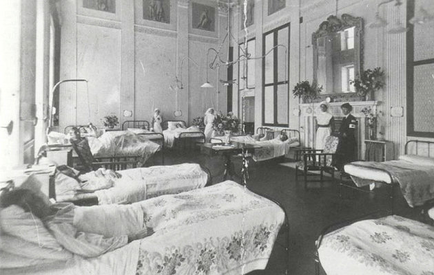 The Outer Library at Attingham serving as a ward in an auxiliary military hospital.