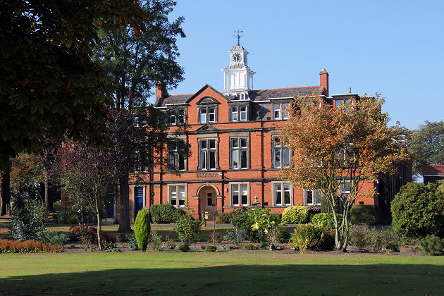 Cricket legend heading to Wrekin College