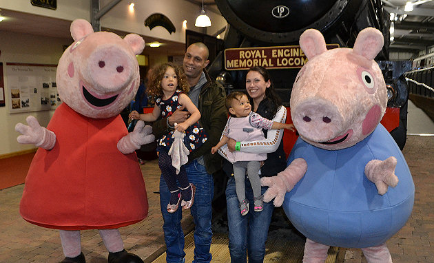 Thousands visit Peppa Pig and George at Severn Valley Railway