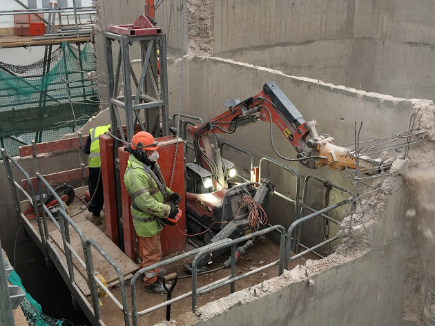 Work underway to remove 1950’S silo at Shrewsbury Flax Mill