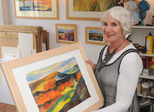 Well-known artist returns to Shropshire for exhibition