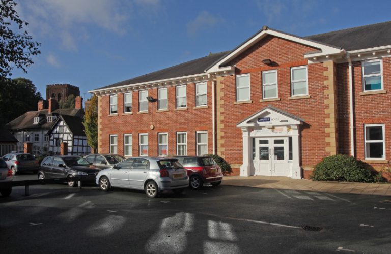 Final office suite let at Abbey Lawns