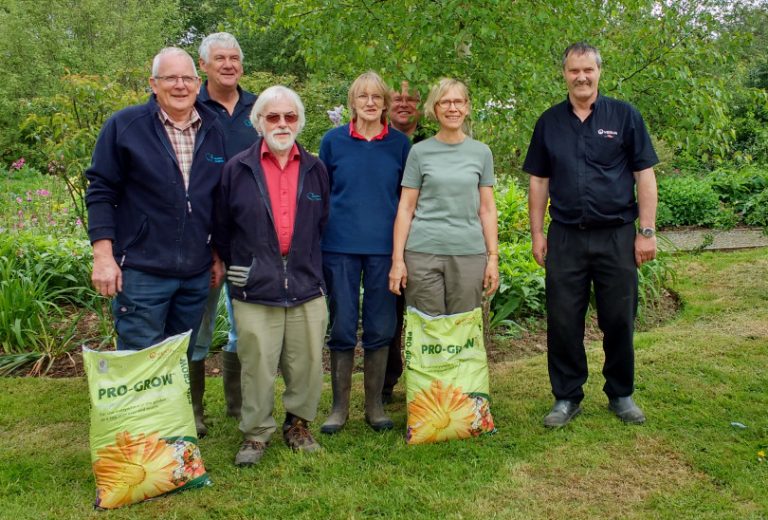 Veolia donates compost to Severn Hospice