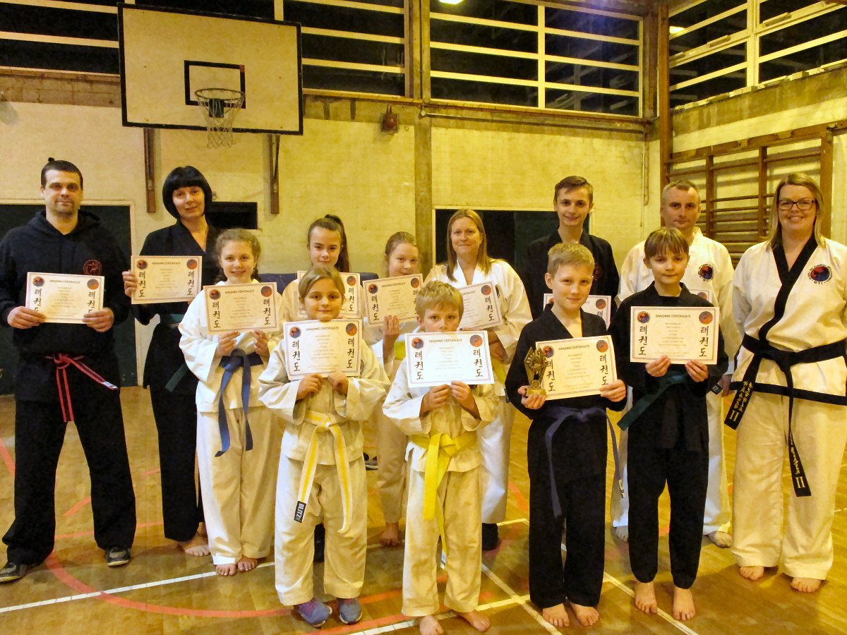 Oliver Hilton, Clare Gregory, Evie Dennis, Daisy Watkins (back), Mya Maiden (front), Lucy Edwards, Oliver Jones, Helen Edwards, Logan Gregory (back), Jack Childs (front), Marcin Makarewicz (back) Zara Gregory (front), Anna Bradford. Not pictured but also successful - Jenson Haines and Abigail Crook