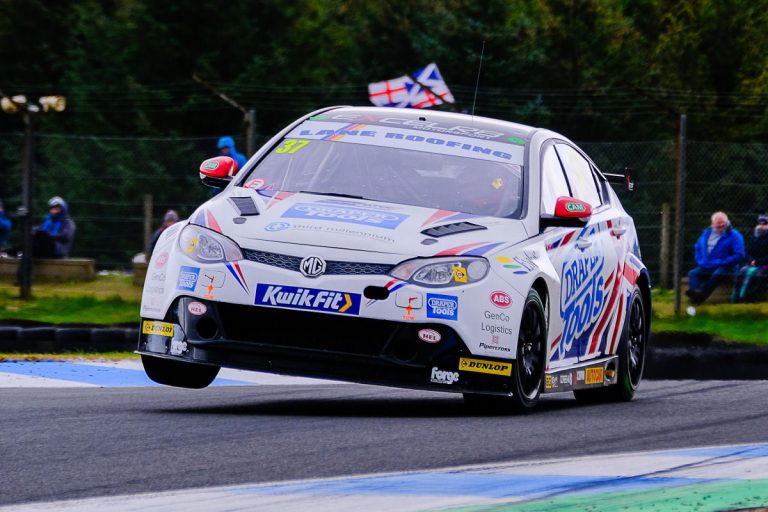 Touring car racer Rob Smith progresses well on first visit to Knockhill: Photo: DSdigital/Dickon Siddall