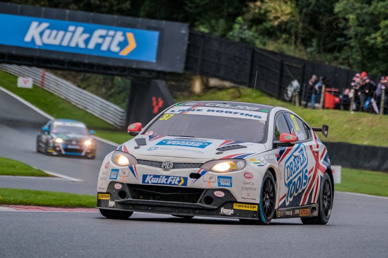 Telford racer Smith ends maiden BTCC Season with another independents points hat-trick