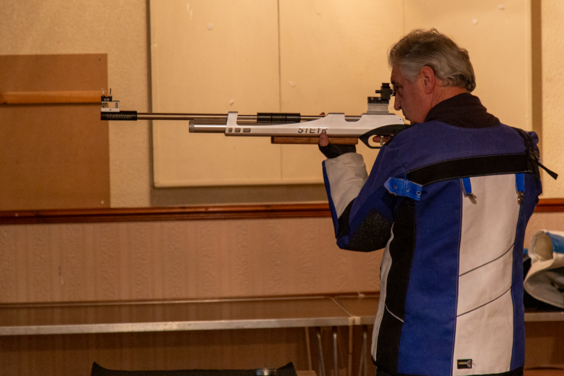 Dave Kirk, Telepost Captain takes aim at the bell target. Photo: Bob Griffiths