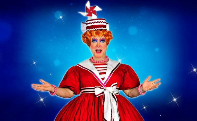 Shropshire’s legendary pantomime dame, Brad Fitt will return to Theatre Severn as Mrs Smee in Peter Pan