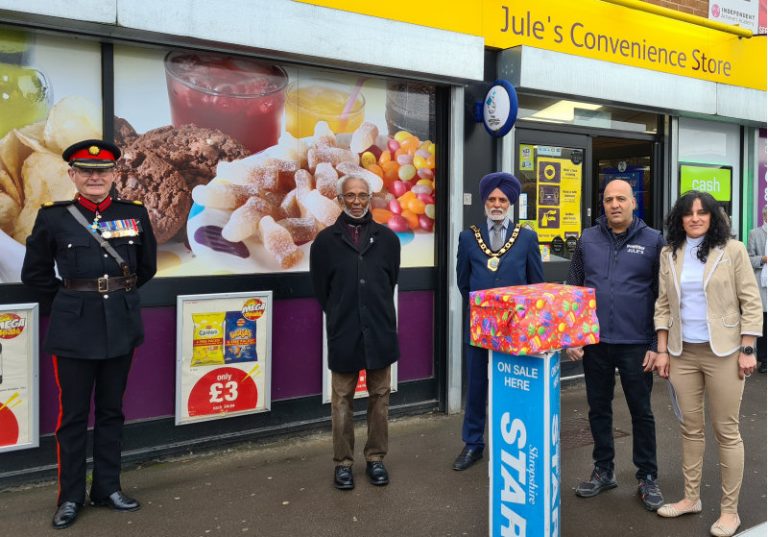 Jules Convenience raises £1,850 for Sport for Noah