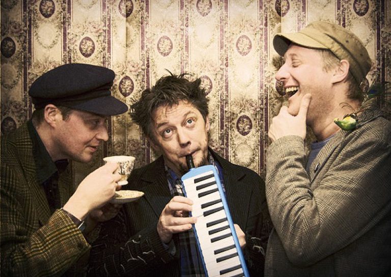 Award-winning modern folk music and storytelling outfit - Harp and a Monkey