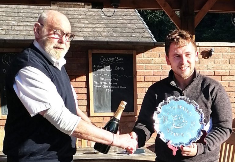 Dave Person presenting his Scratch Salver to Callum Brown. Photo: Heather Stiles