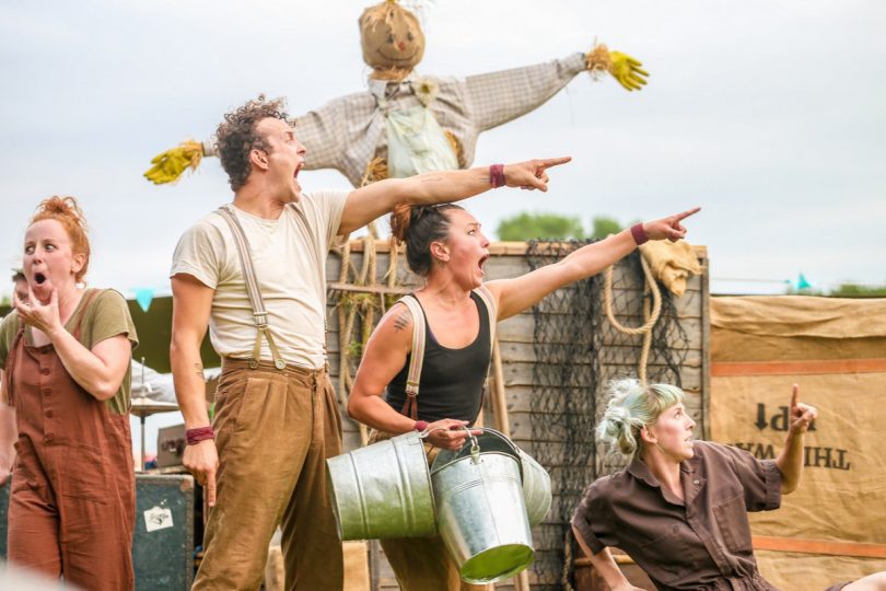 Main arena entertainment includes Farm Yard Circus