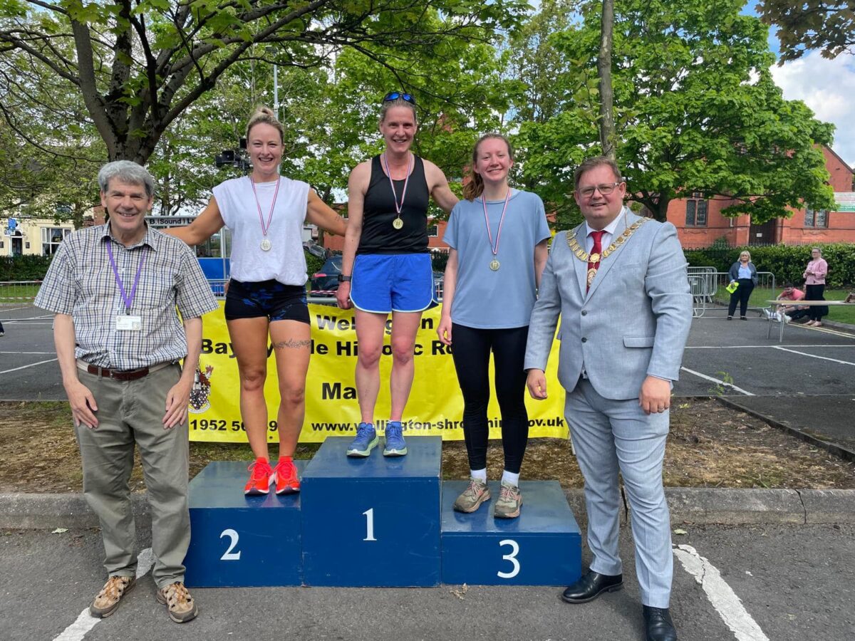 The open race ladies with Cllr Crispin Barker and Mayor Cllr Paul Davis.