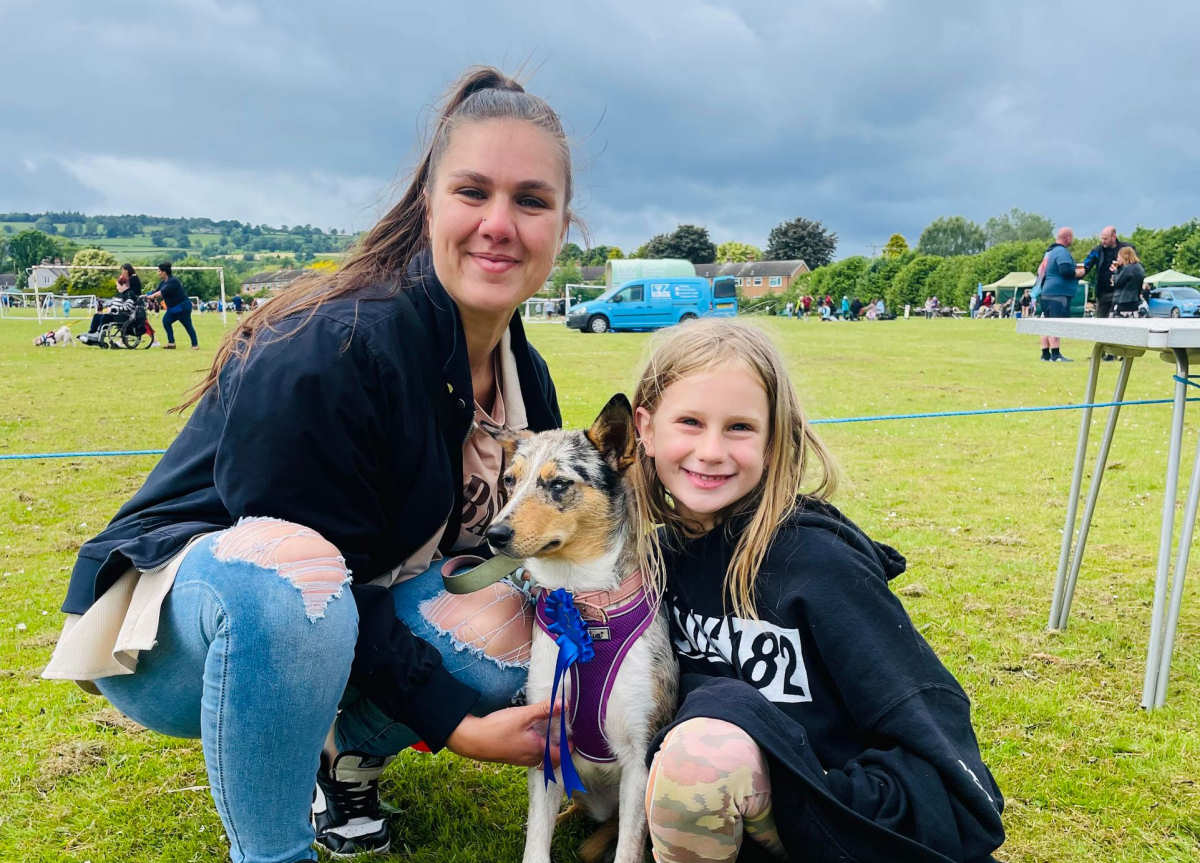 Victoria and Georgie Moss with Cassandra