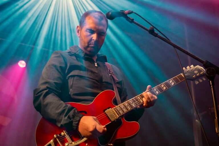 Tribute band Supernova bring Oasis anthems to Shropshire this August