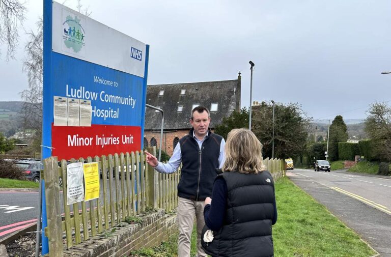 Momentum Builds for Stuart Anderson MP’s Community Hospitals Campaign