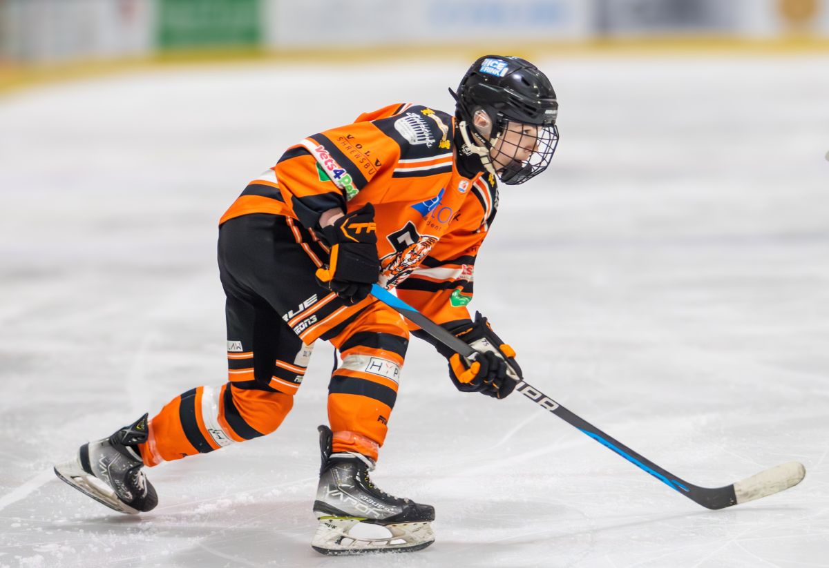 Taylor Stanton on the ice. Photo: Tiff Barbour Photography