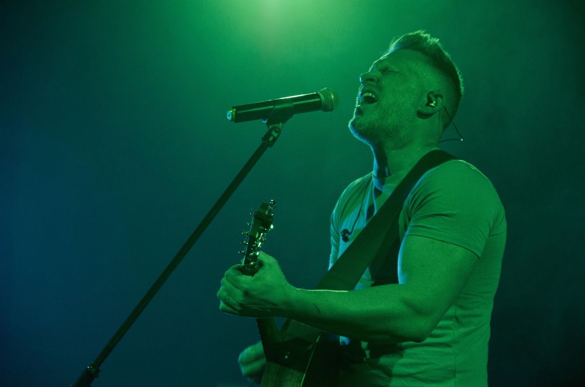 A generic image of a performer