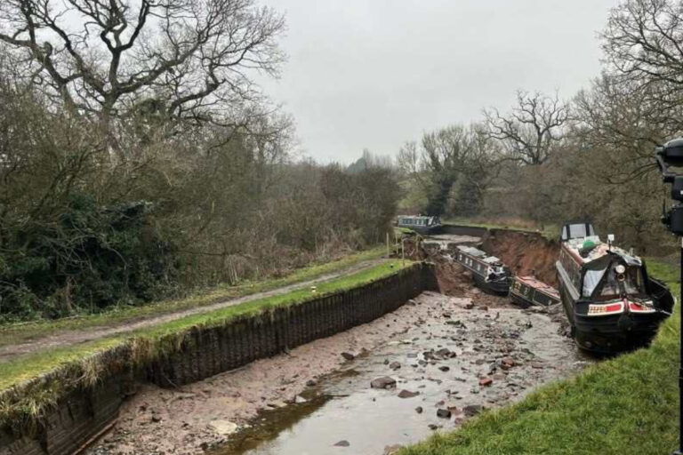 Major incident declared in Whitchurch as sinkhole compromises canal