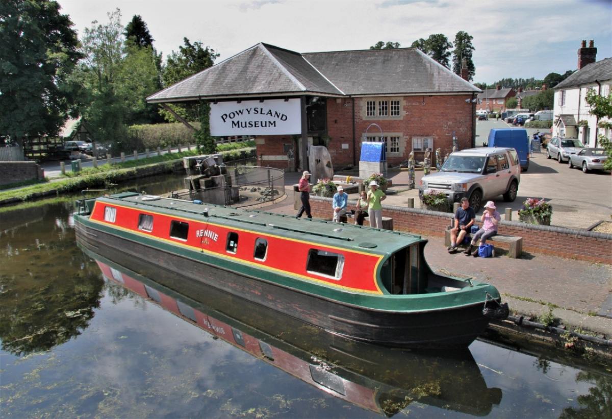 The Montgomery Canal at Welshpool - Photo The Montgomery Waterway Restoration Trust
