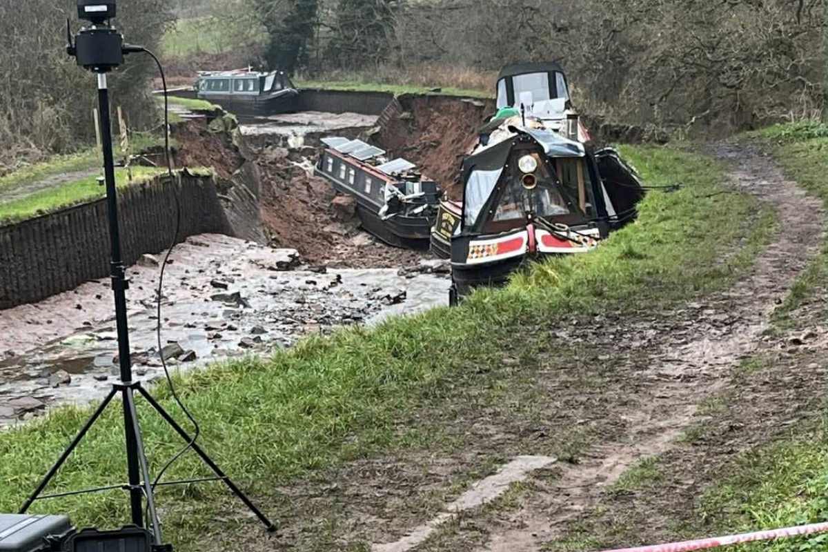 The stranded boats on the canal at Whitchurch. Photo: Andy Hall